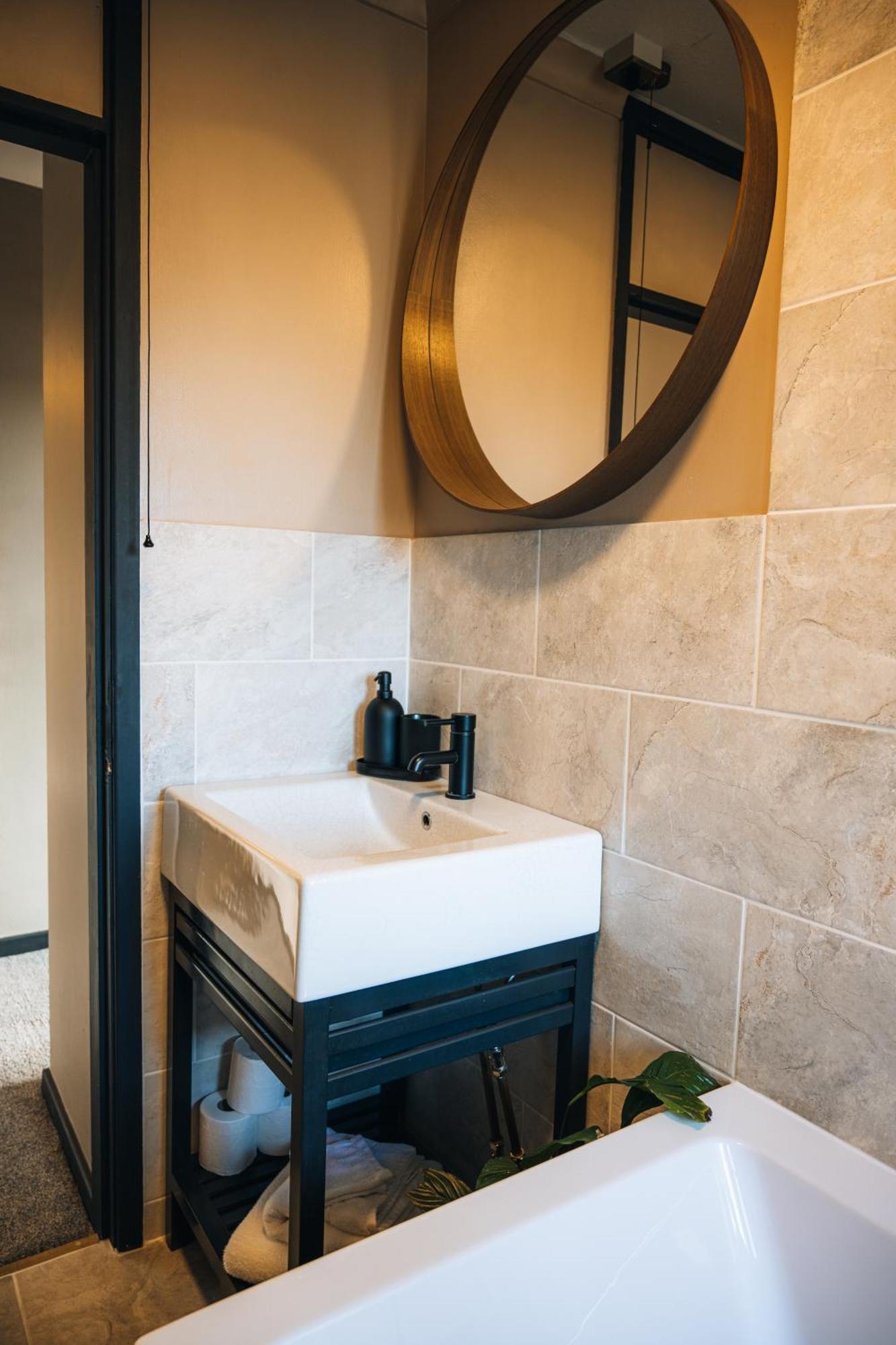 The Hideaway - Stratford Upon Avon - Central - Free Offstreet Parking - 2 Bedroom Luxury Apartment Exterior foto